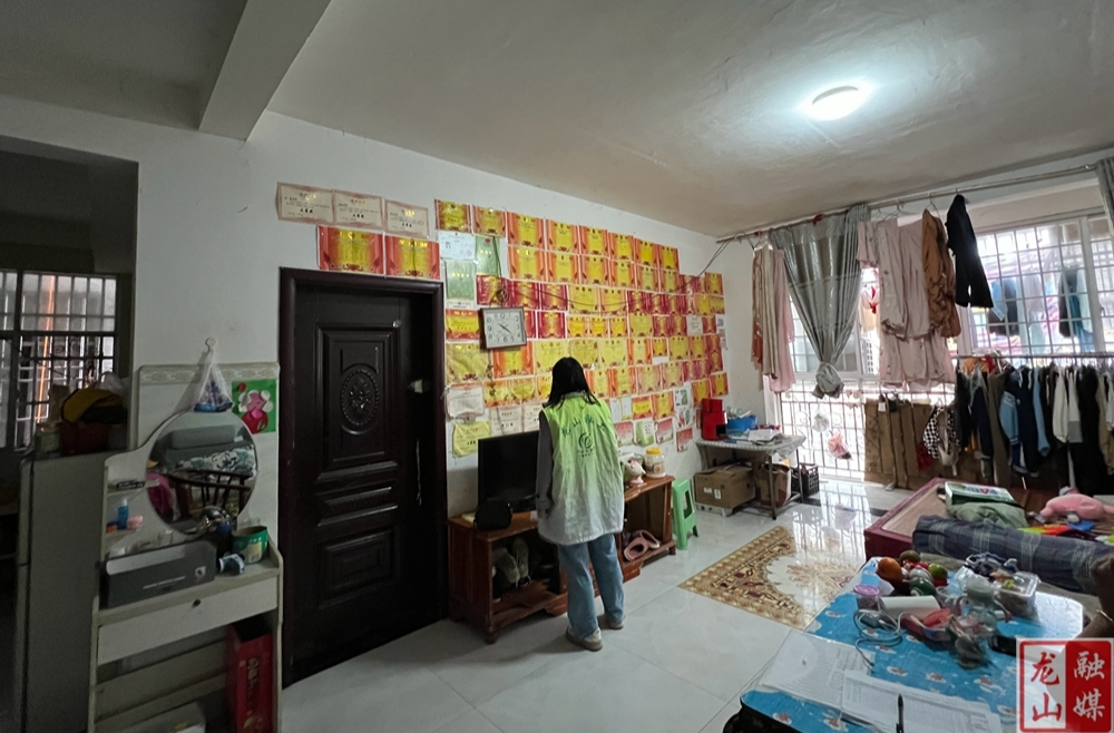 咱果乡：关爱困境儿童   入户走访送温暖