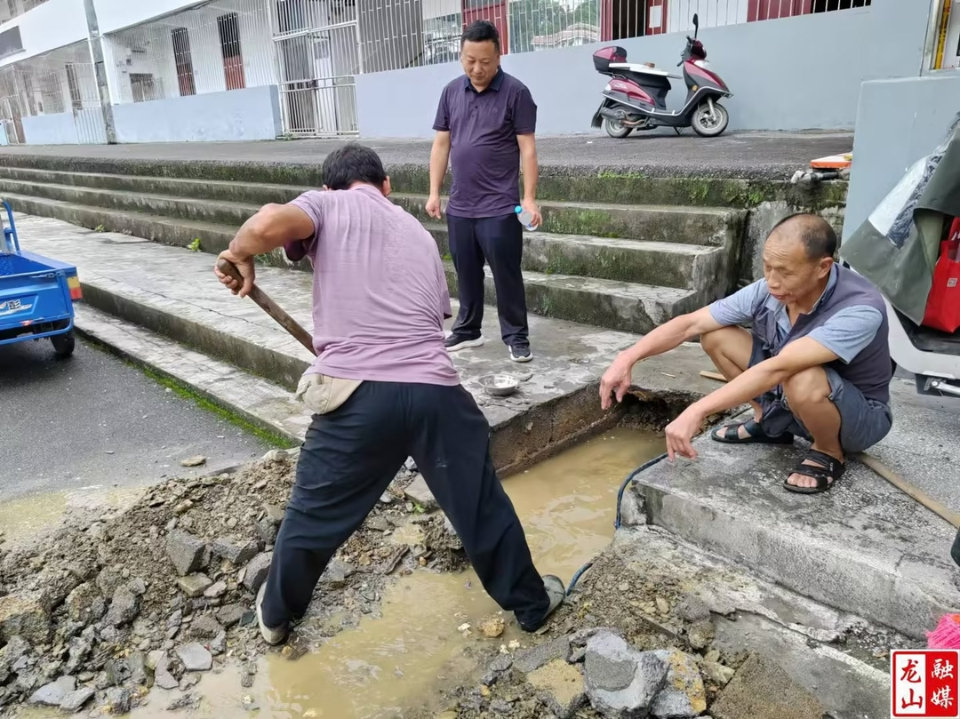 桂塘镇九年制学校整改食堂排水保安全