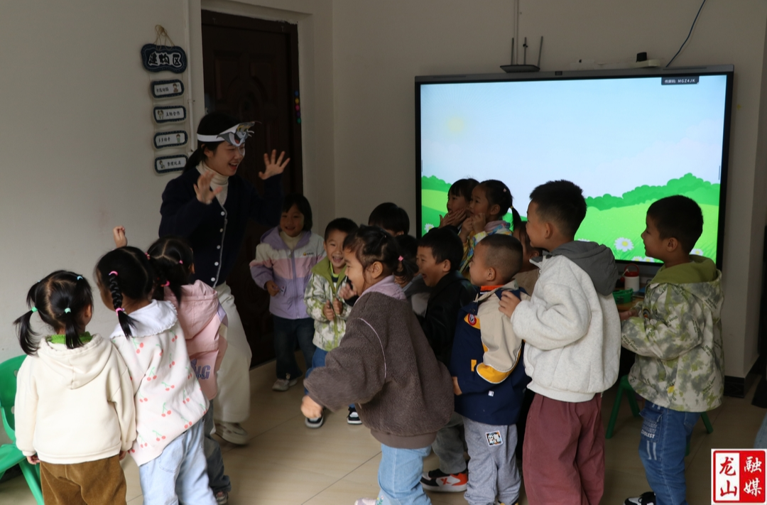 县老干幼儿园开展新进教师公开课展示活动