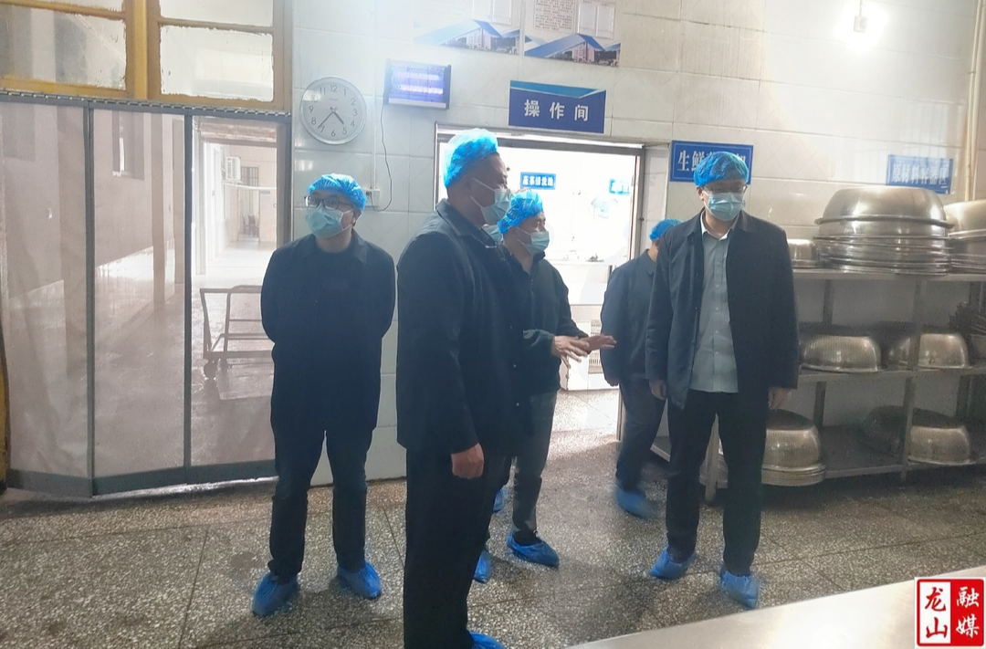向怿文到第一职业中学检查校园食品安全