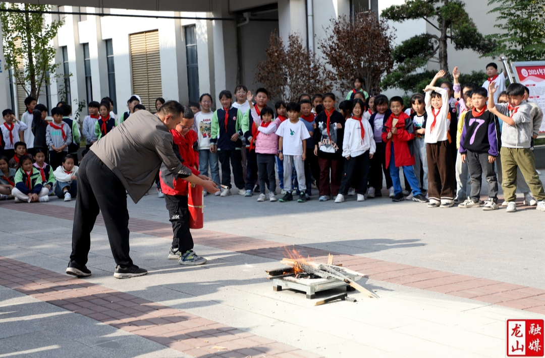 华塘芙蓉学校开展“11.9”消防宣传日活动