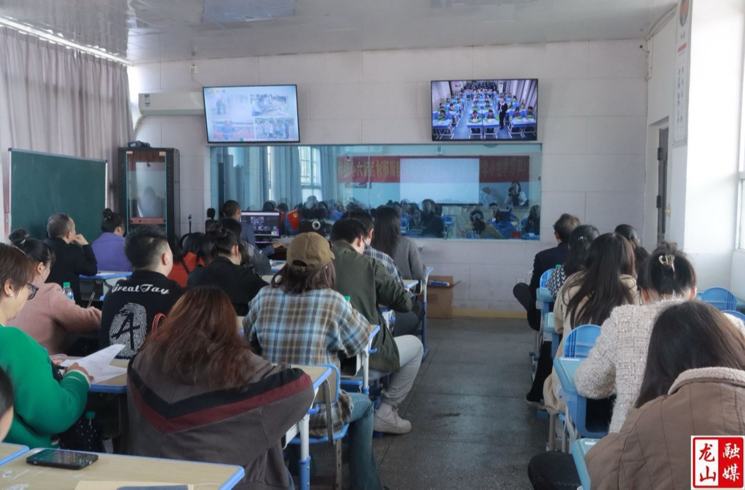 龙山县举行青年教师小学道德与法治教学竞赛