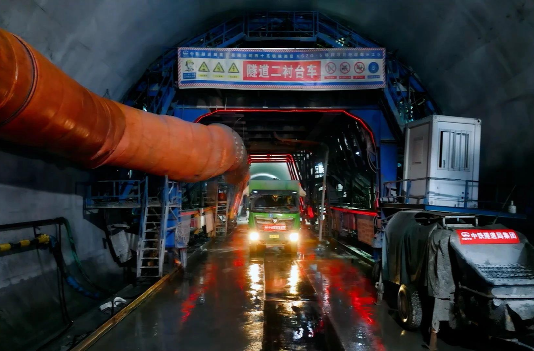 隧贯山河！三条设计时速350公里的高铁隧道贯通