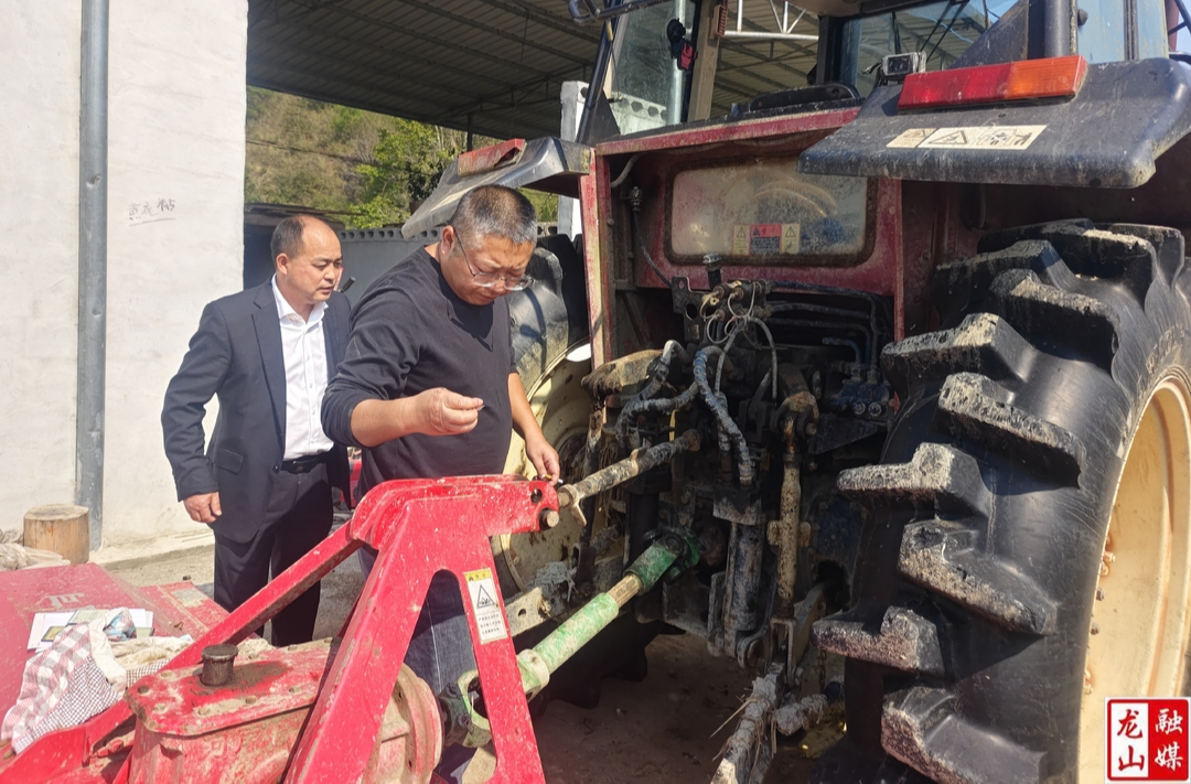 农机“送检下乡” 便捷服务惠农机手