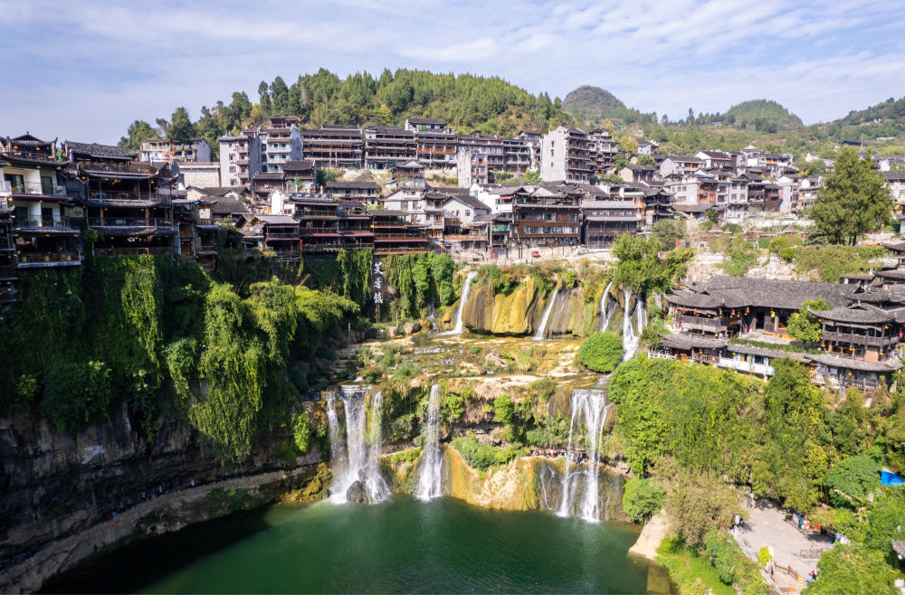 秀美湘西迎“入境游”热潮