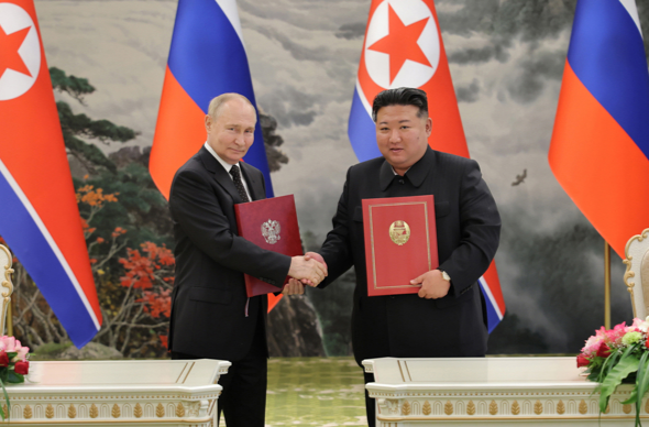 金正恩签署批准《朝俄全面战略伙伴关系条约》政令