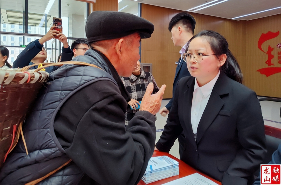 县人社局启动2024年“社保服务进万家”活动