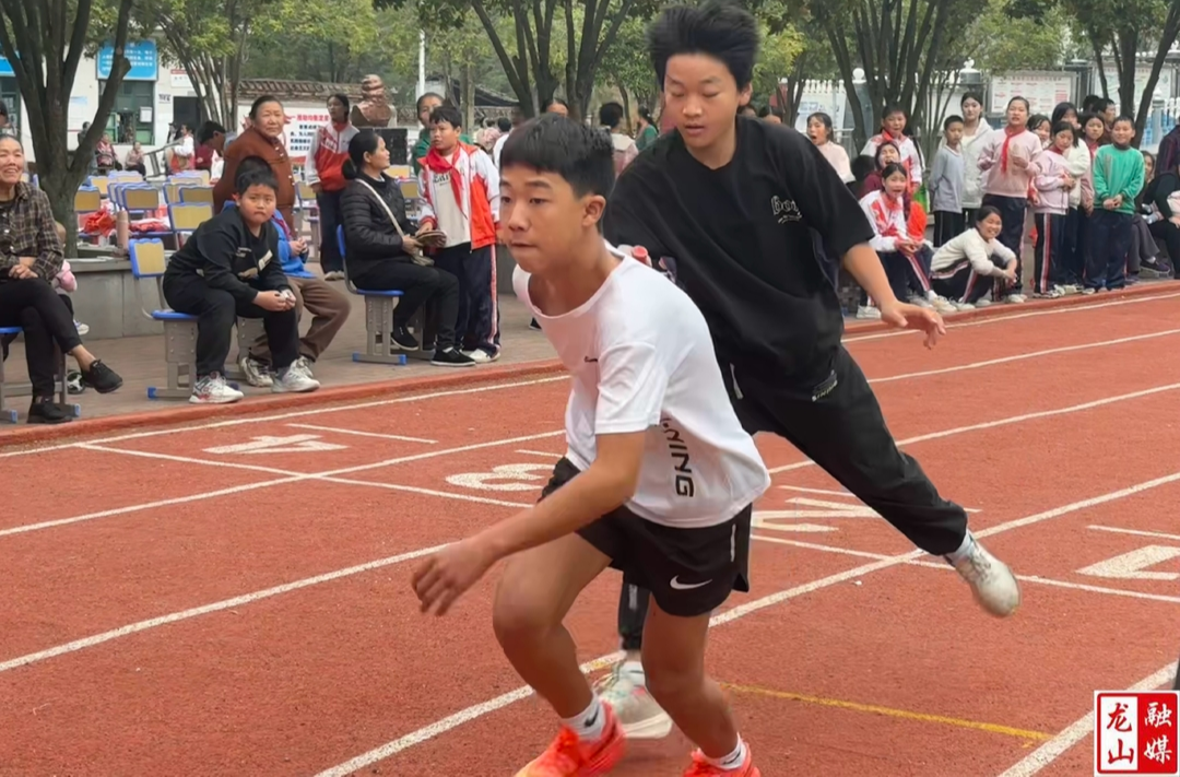 咱果乡九年制学校举办冬季田径运动会