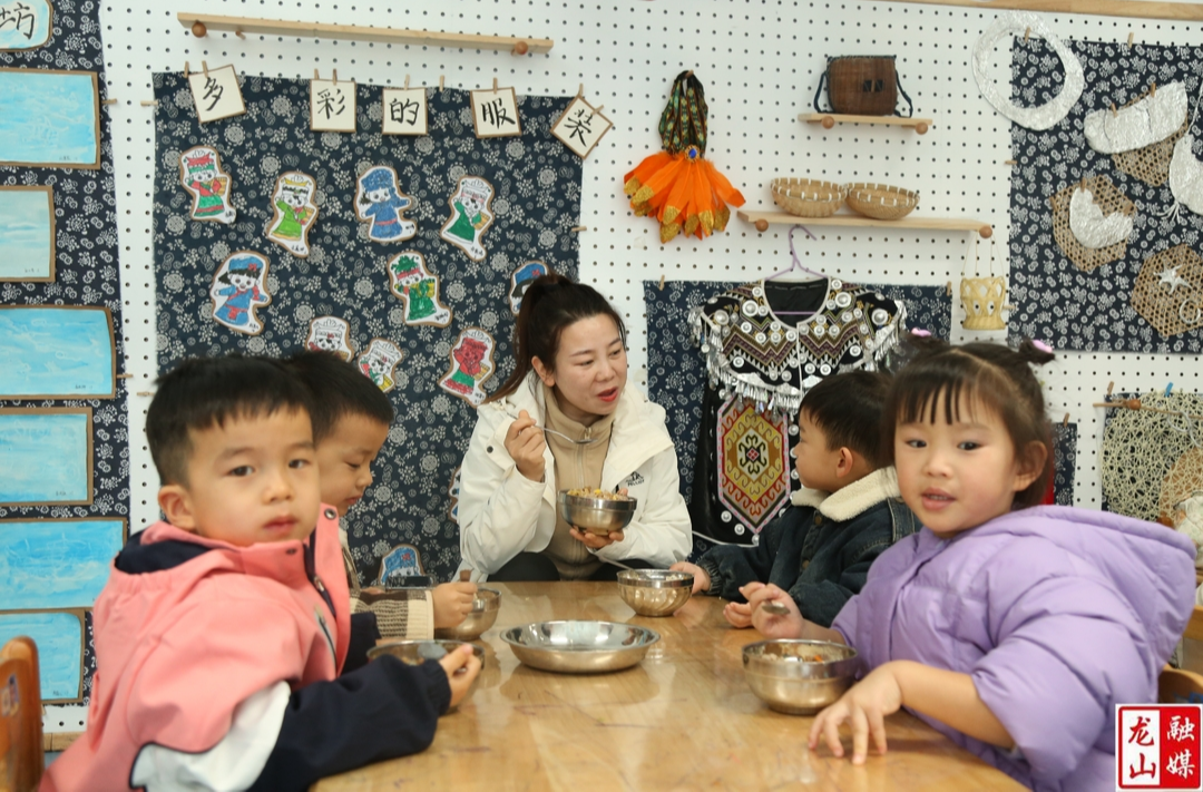 县第一幼儿园召开家长委员会及膳食委员会会议