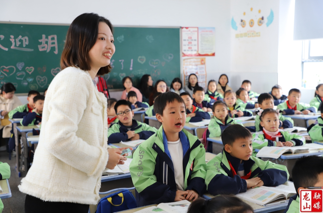 长沙市天心区实验小学来华塘芙蓉学校送教
