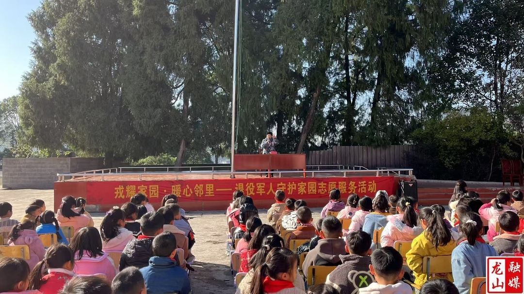 县退役军人志愿服务队在石牌镇开展志愿服务活动