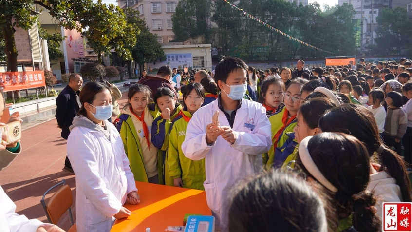 中医药文化进校园：县中医院携手科协弘扬传统文化