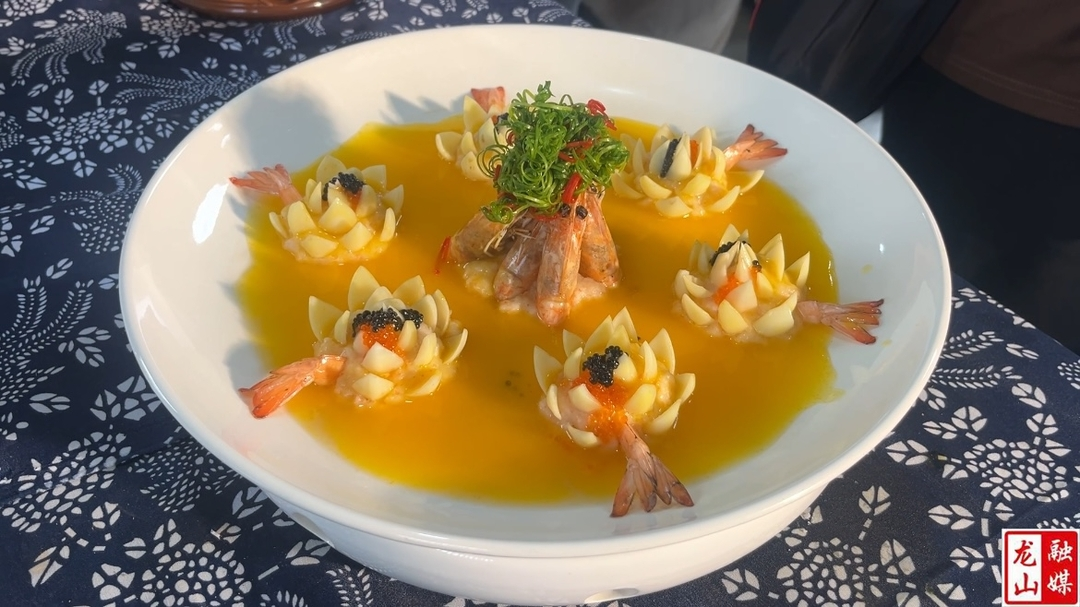 龙山百合莲花虾“晒”场“出圈”