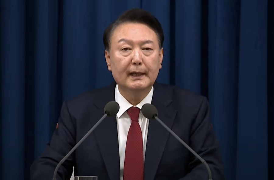 紧急戒严令6小时后解除 这一夜，韩国发生了什么？