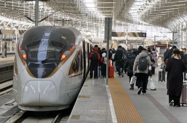 本月31日开售春运首日火车票