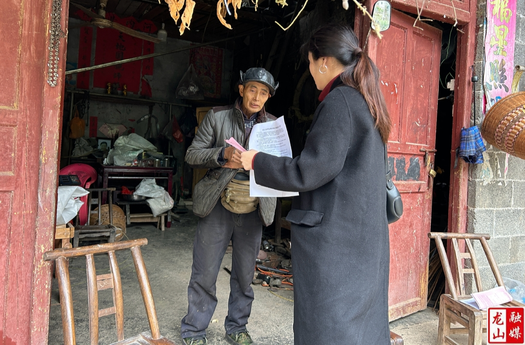 县财政局到联系村开展禁毒宣传