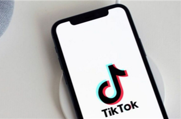 特朗普表示赞成TikTok继续在美国运营