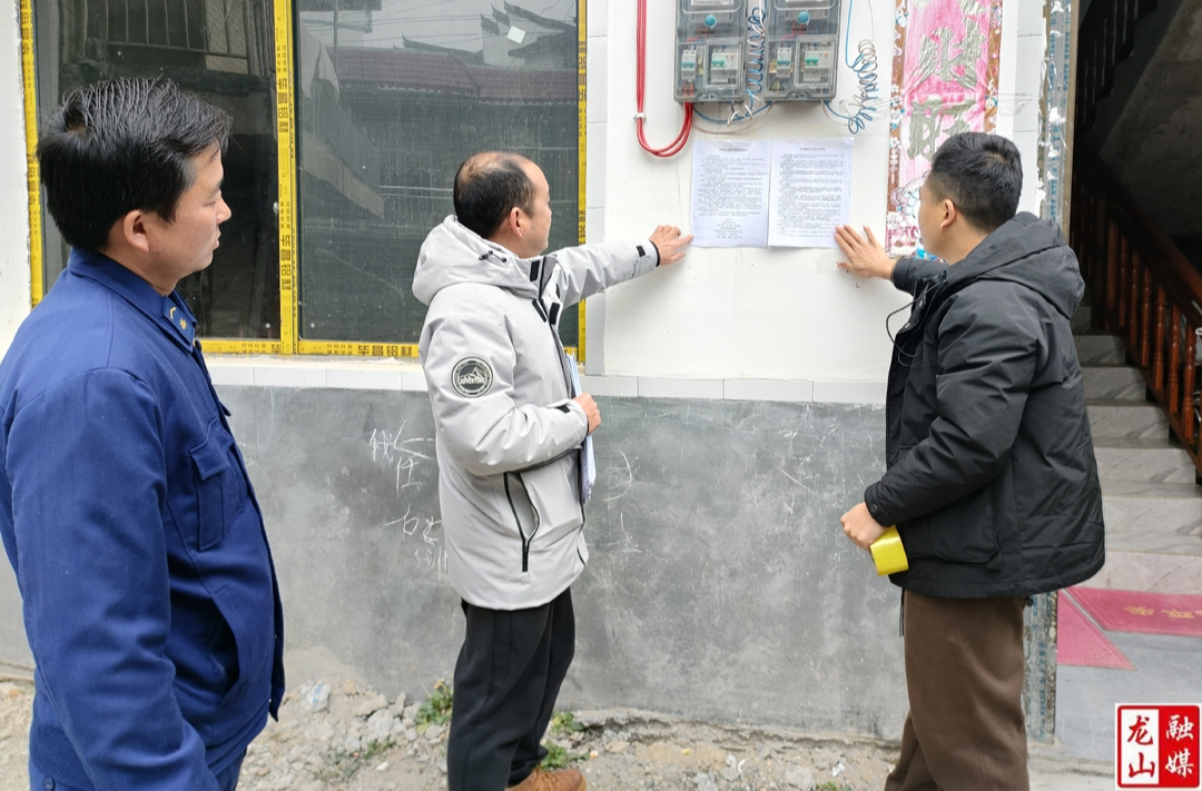 水田坝镇开展冬春安全防范“敲门行动”  守护群众温暖过冬