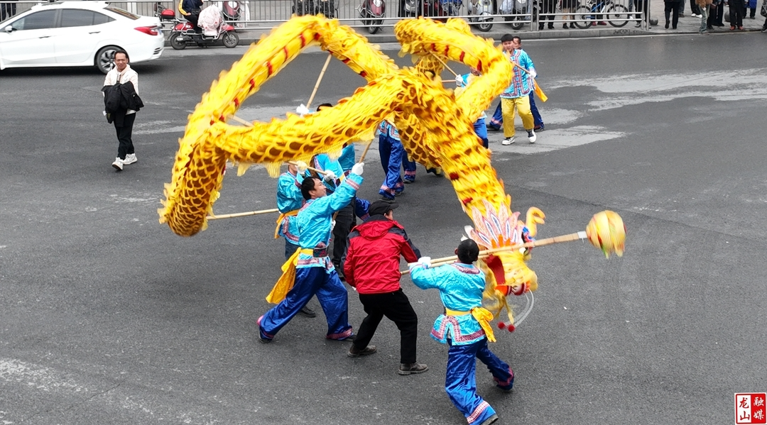 【新春走基层】“乙巳春节 相约湘西”  龙山：非遗贺新春·春节灯会热闹开启