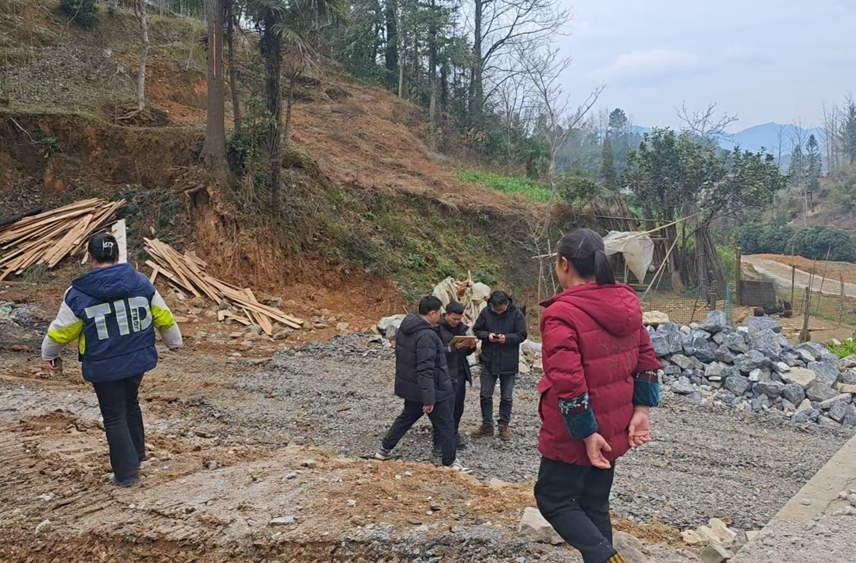 石牌镇开展建房现场踏勘