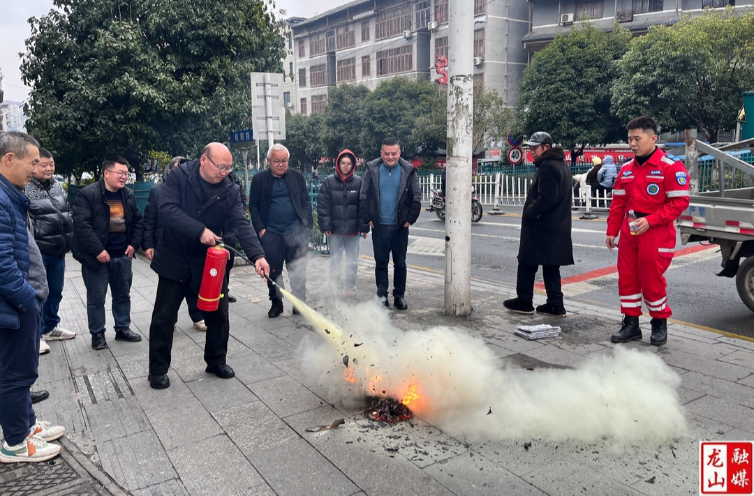 县农经站开展消防知识及演练培训会