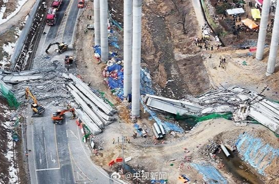 韩国一高速桥梁倒塌致4死6伤，韩国消防称2名中国工人遇难
