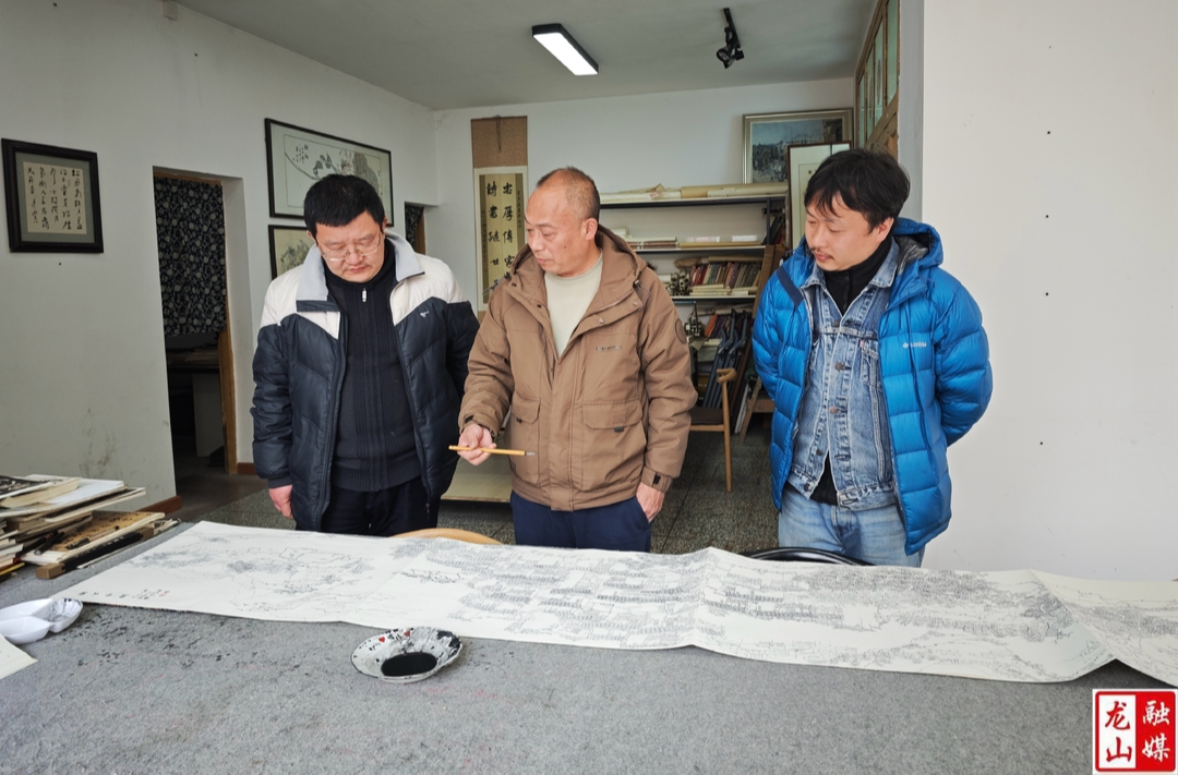 8米长卷《酉水千里》 尽展土家风情