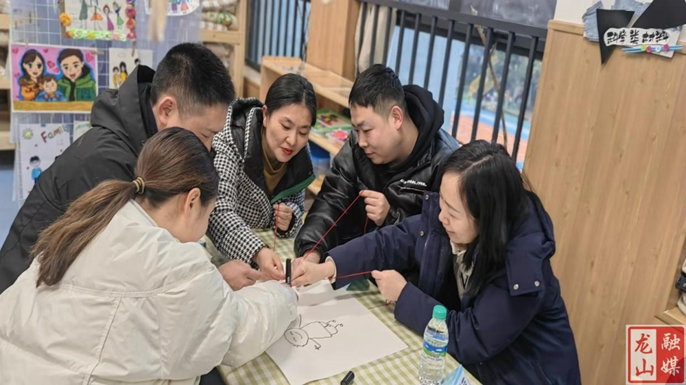 ​第二幼儿园春季家长会：家园携手 共育幼苗