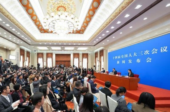 中国国防费占GDP比重低于世界平均水平