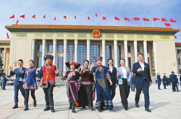 从农家院到人民大会堂——他们带着“泥土味”建议走来