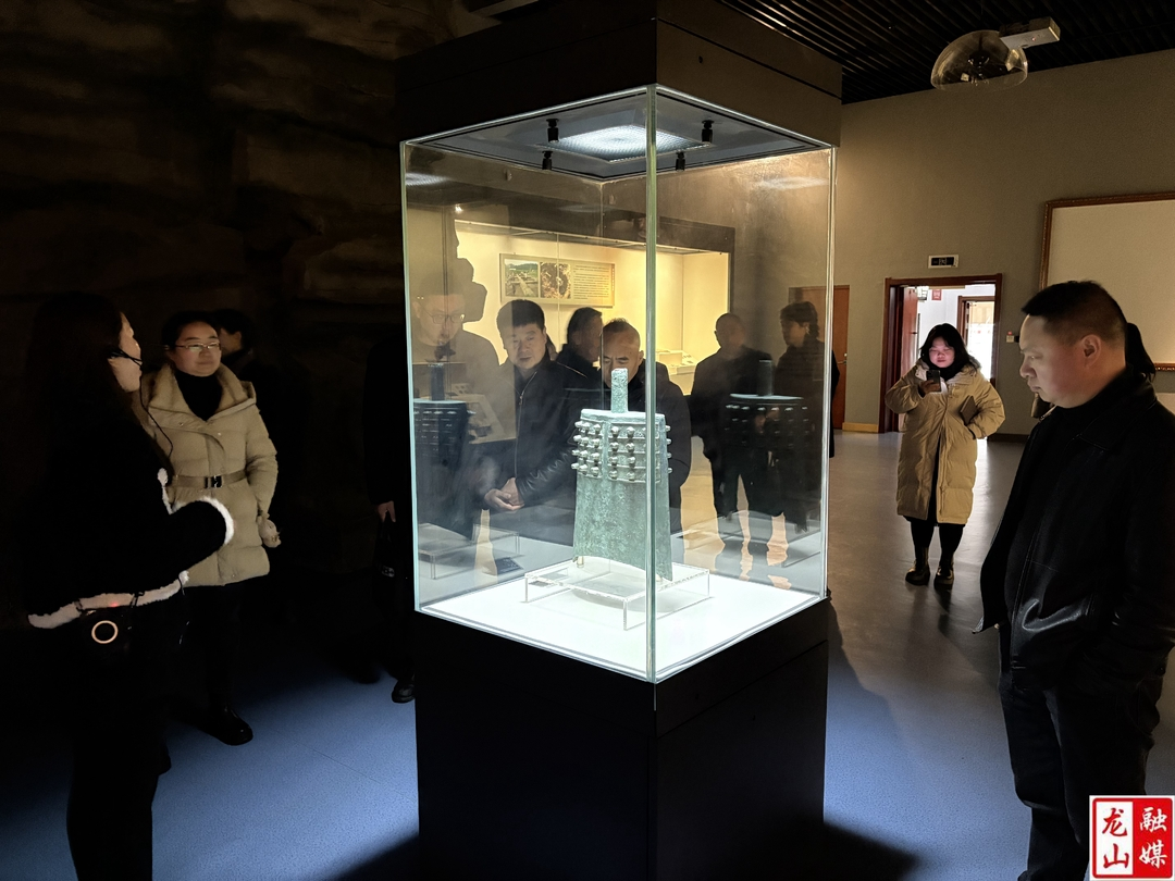 龙山、来凤联合部署文化旅游协作推介工作