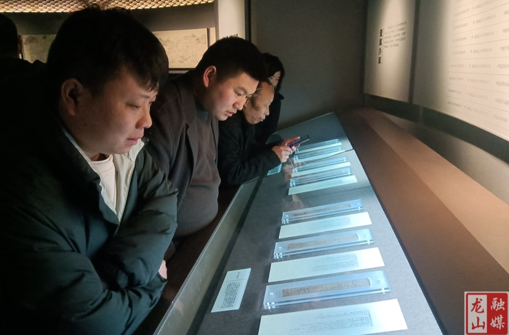 县书协开展里耶秦文化采风活动