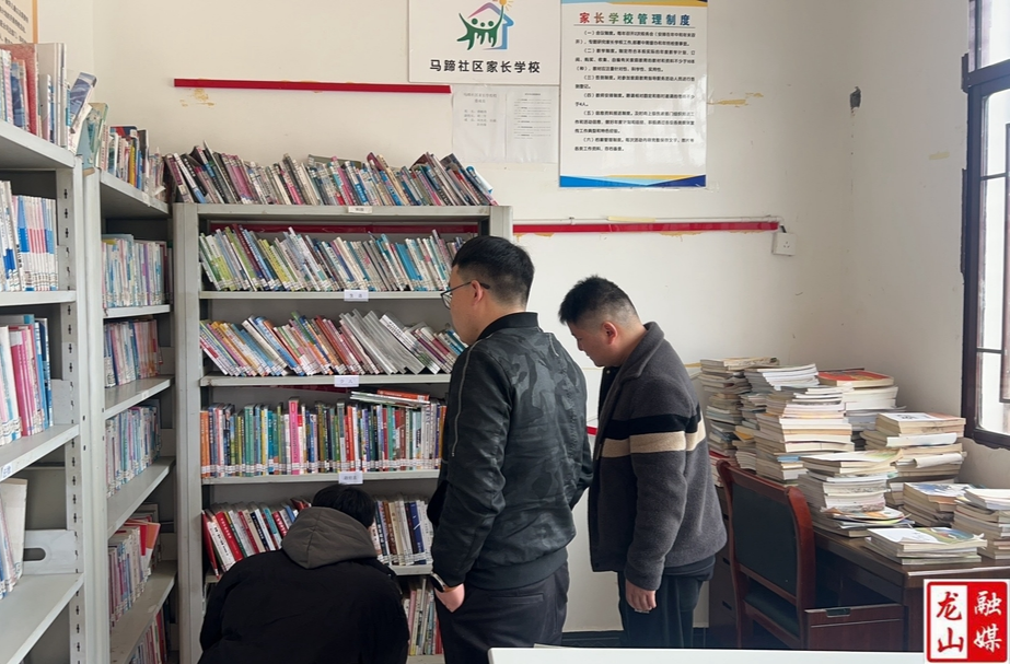 农车镇：书屋添新书 文化润乡土