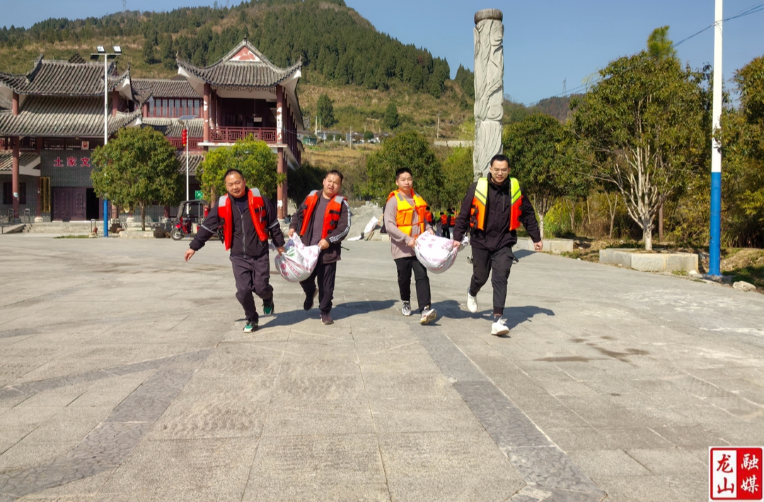 靛房镇燎原社区开展突发山洪及森林防灭火应急实战演练