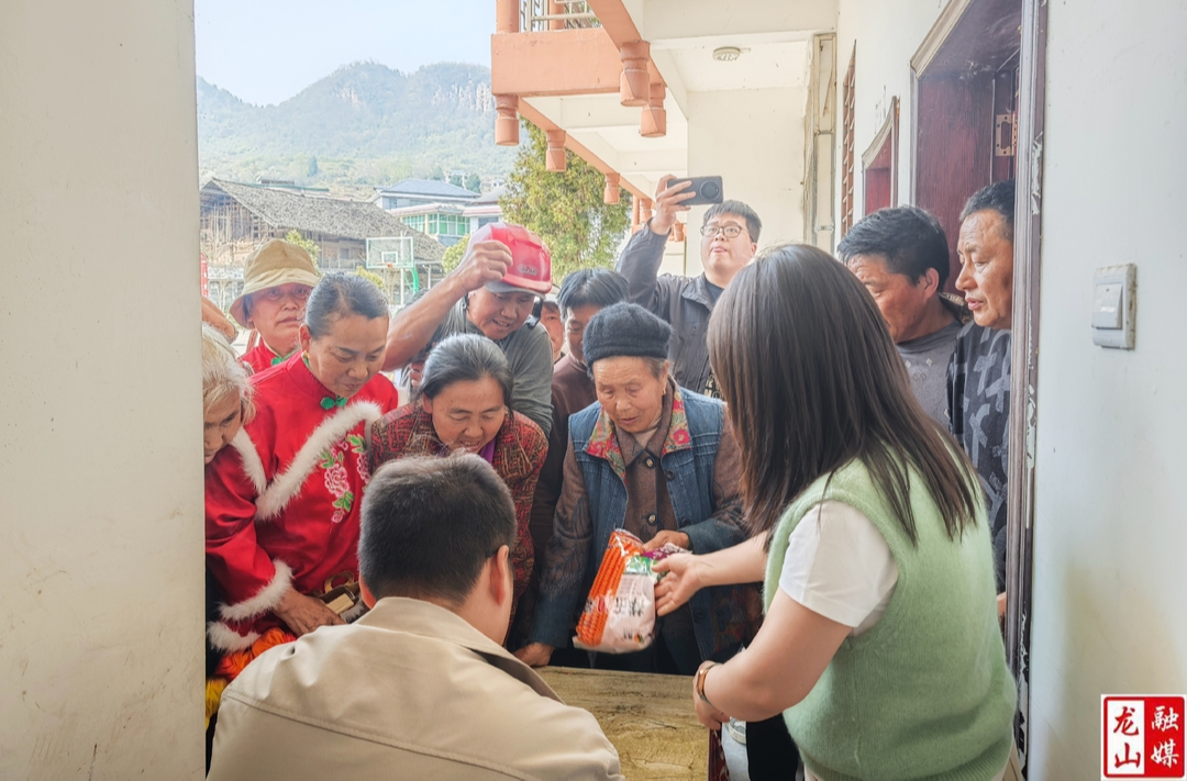 春耕备耕时：龙山县免费发放良种