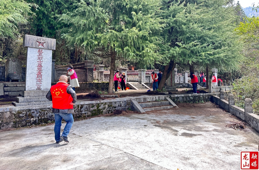 农车镇开展清明祭扫活动 缅怀革命先烈