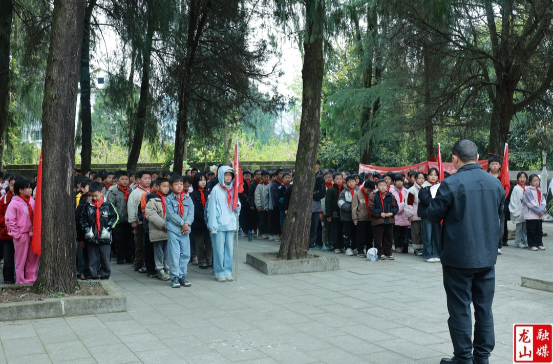 里耶镇中心小学：缅怀革命先烈 传承红色基因