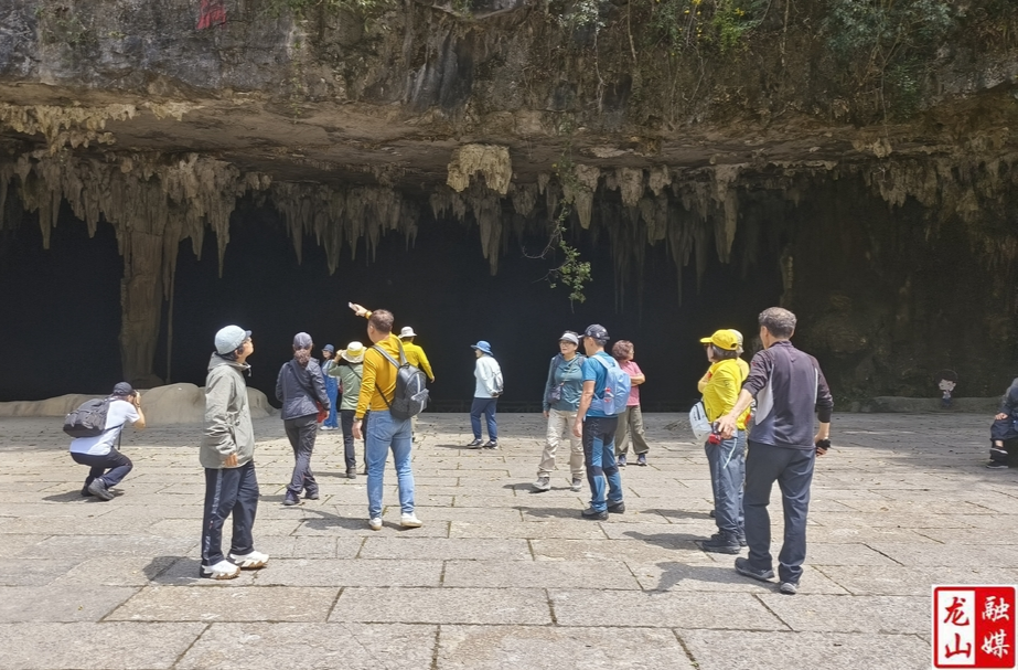 韩国游客纷至沓来 龙山旅游再添新活力