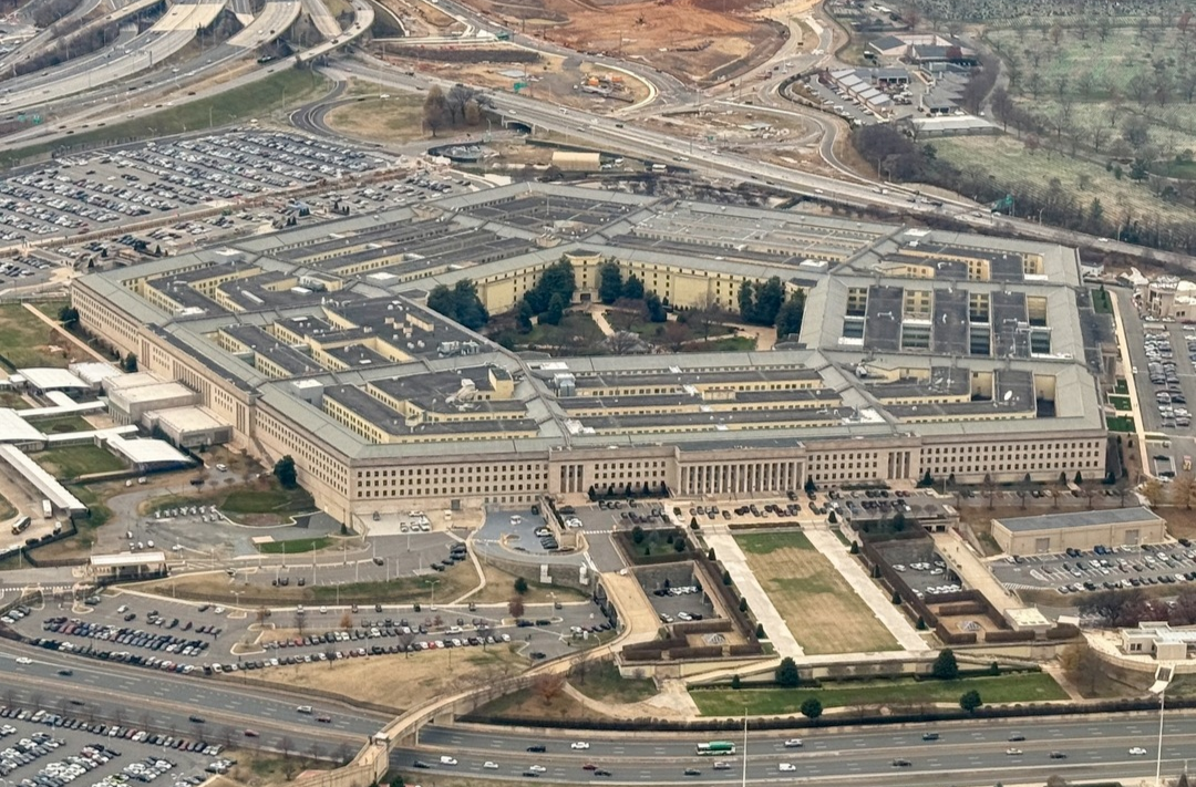 涉嫌泄密，美防长高级顾问被调查