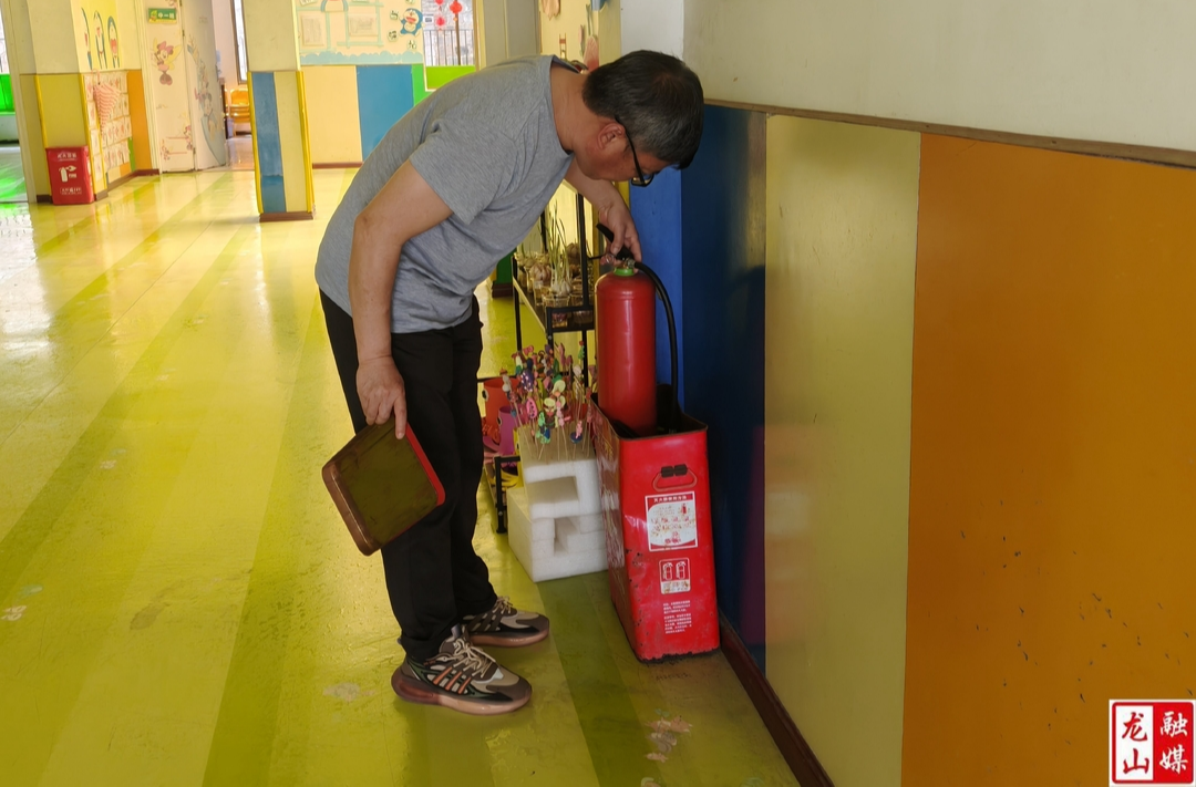 里耶镇开展节前安全排查 守护群众生命财产安全