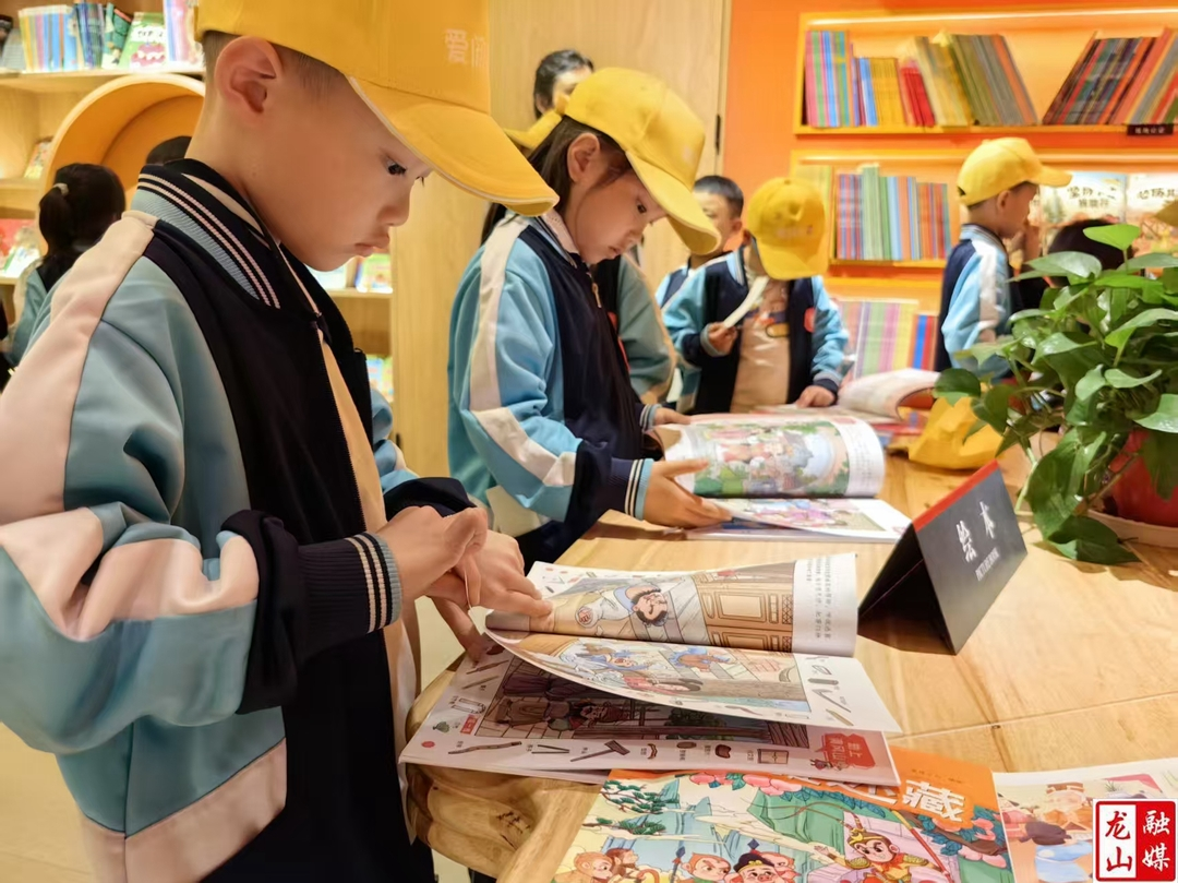 第五小学开展“阅读点亮未来”全民阅读实践活动