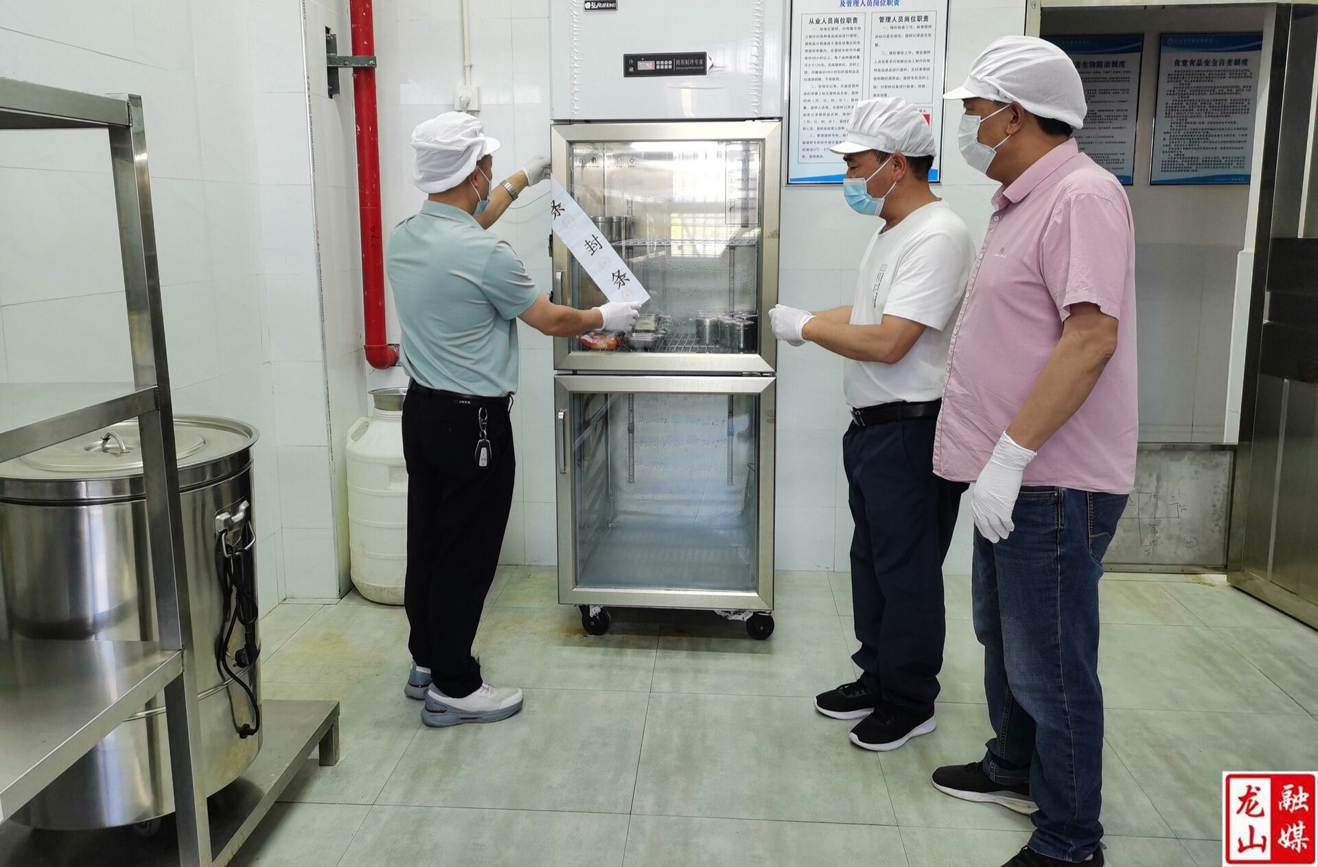 华塘芙蓉学校开展食品安全应急演练