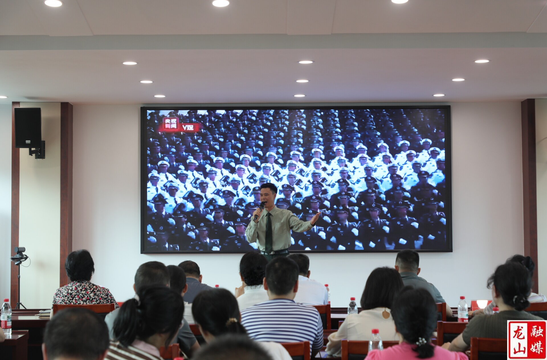 喜报！退役军人张仁杰勇夺全州“爱我国防”演讲赛桂冠