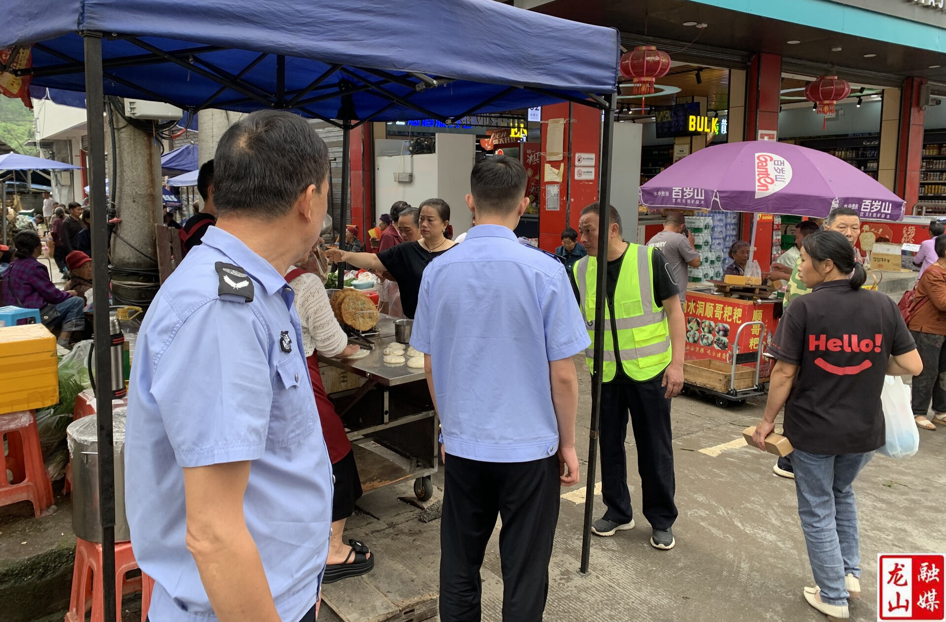 农车镇开展交通安全劝导行动