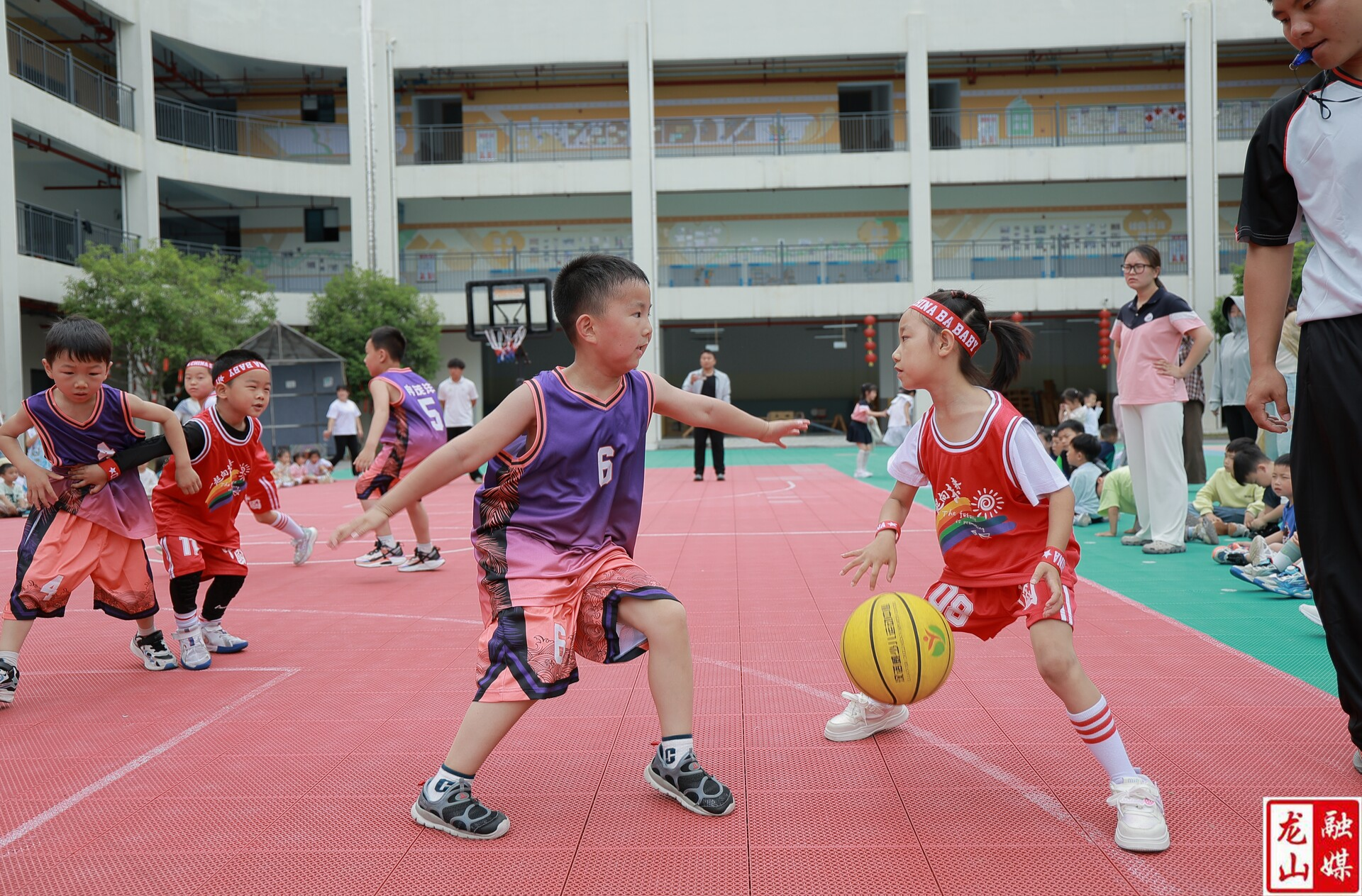 第一幼儿园第二届“幼BA”篮球赛激情开赛
