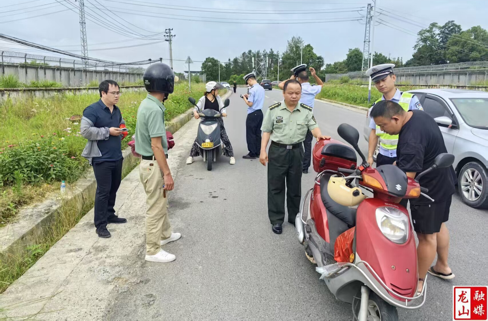 石羔街道开展交通安全整治行动