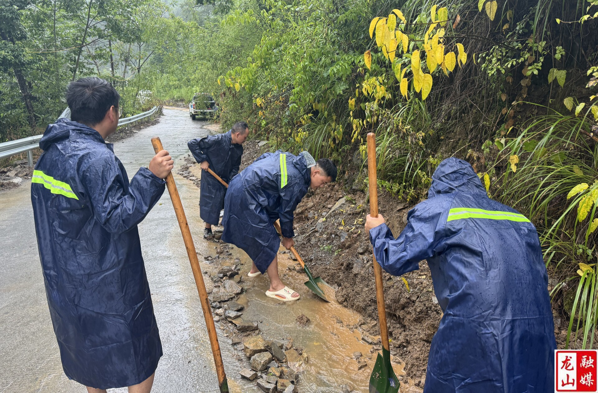以“汛”为令 快速响应 靛房镇打响防汛主动仗