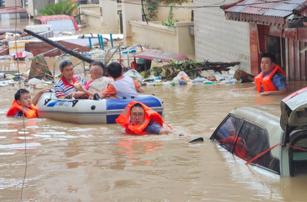 一切为了人民群众的安全——湖南龙山县抗洪一线见闻