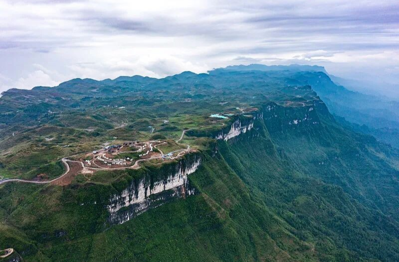 跟着央视文艺去旅行 • 打卡湘西秘境，同款攻略请收好！
