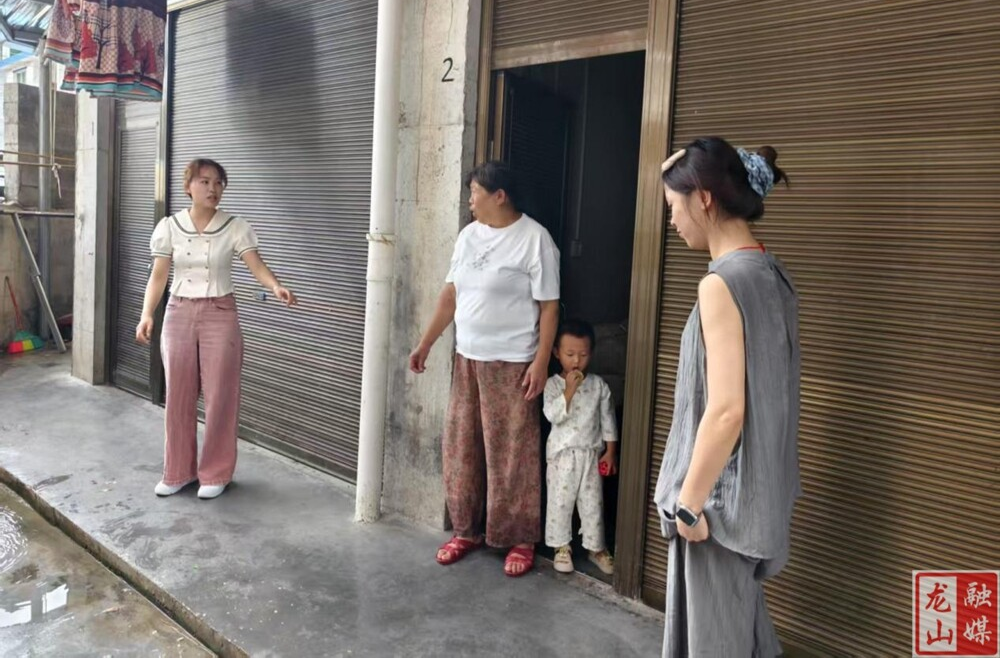 苗儿滩镇九年制学校开展暑期安全走访活动